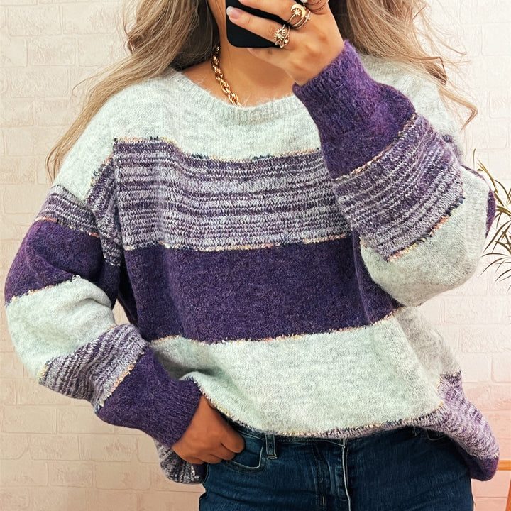 Kvinnors mysiga oversized tröja med trendigt randigt mönster och avslappnad passform Mirla-Eva Jonsson