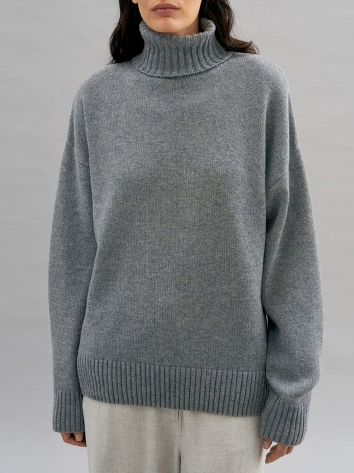Kvinnors mysiga polotröja med oversized passform Mirla-Eva Jonsson