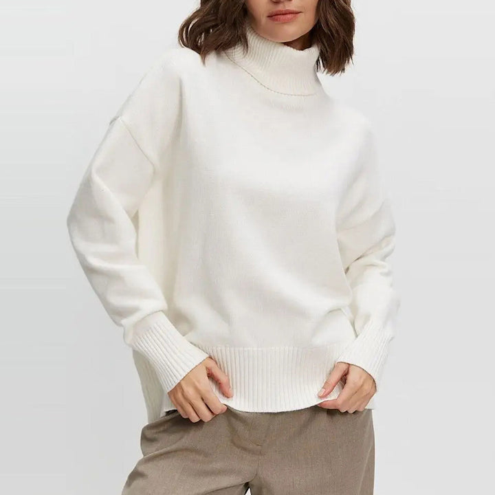 Kvinnors mysiga polotröja med oversized passform Mirla-Eva Jonsson
