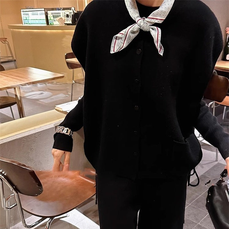 Kvinnors mysiga stickade blazer med knäppning och fickor Mirla-Eva Jonsson