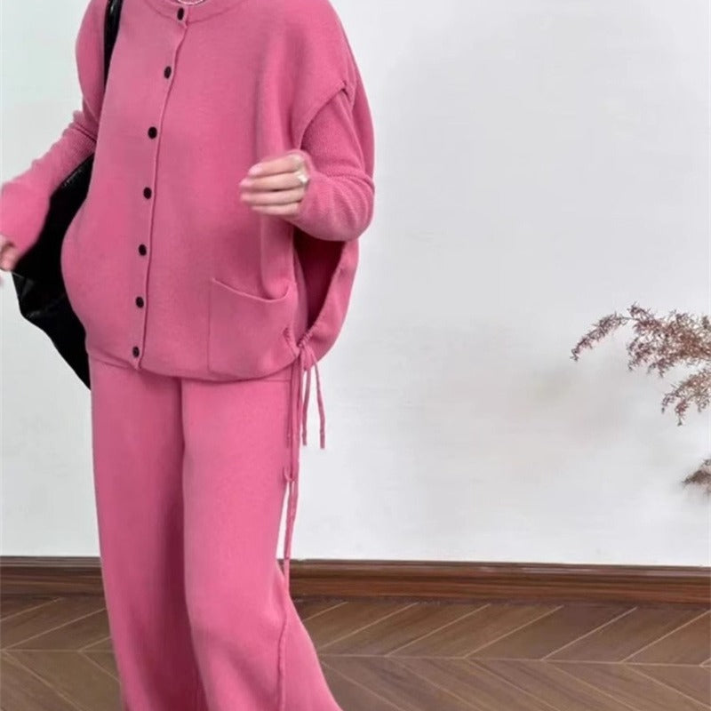 Kvinnors mysiga stickade blazer med knäppning och fickor Mirla-Eva Jonsson