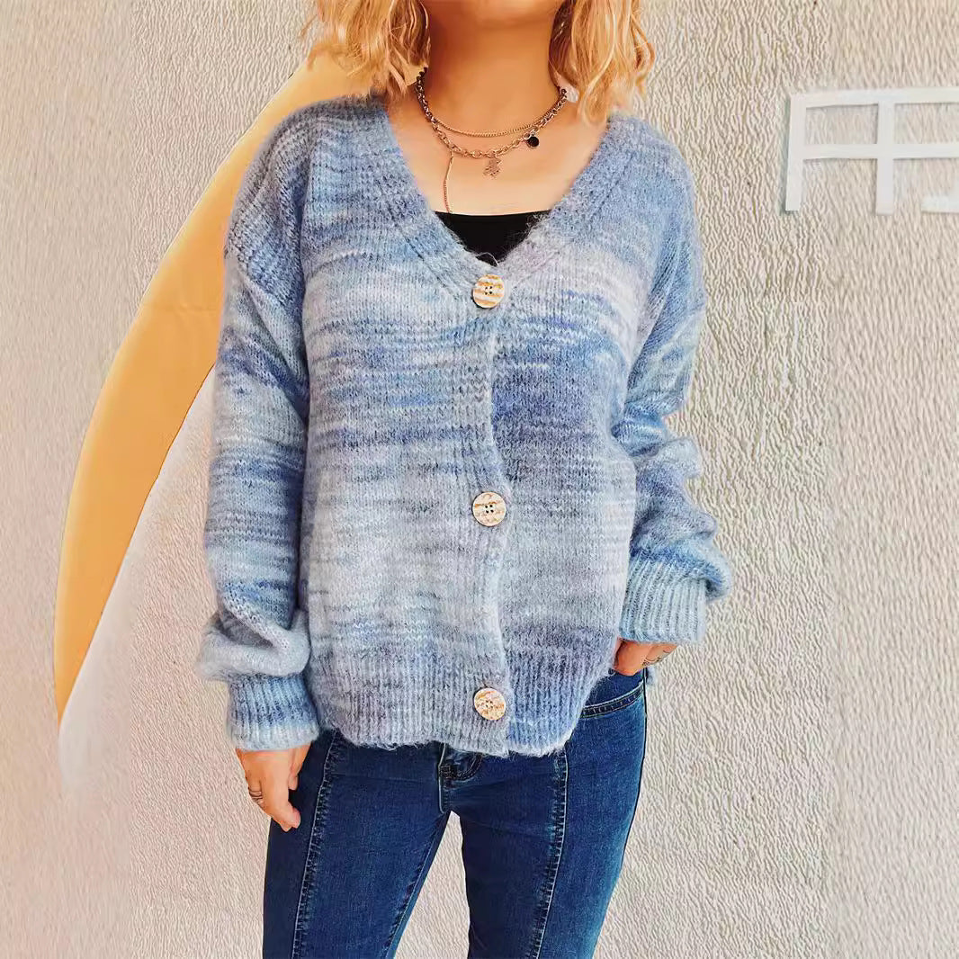 Kvinnors mysiga stickade cardigan med knapprar och försiktigt flödande tyg Mirla-Eva Jonsson