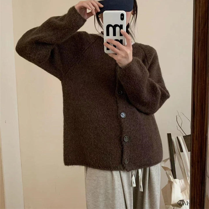Kvinnors mysiga stickade cardigan med knappslå och bred passform Mirla-Eva Jonsson