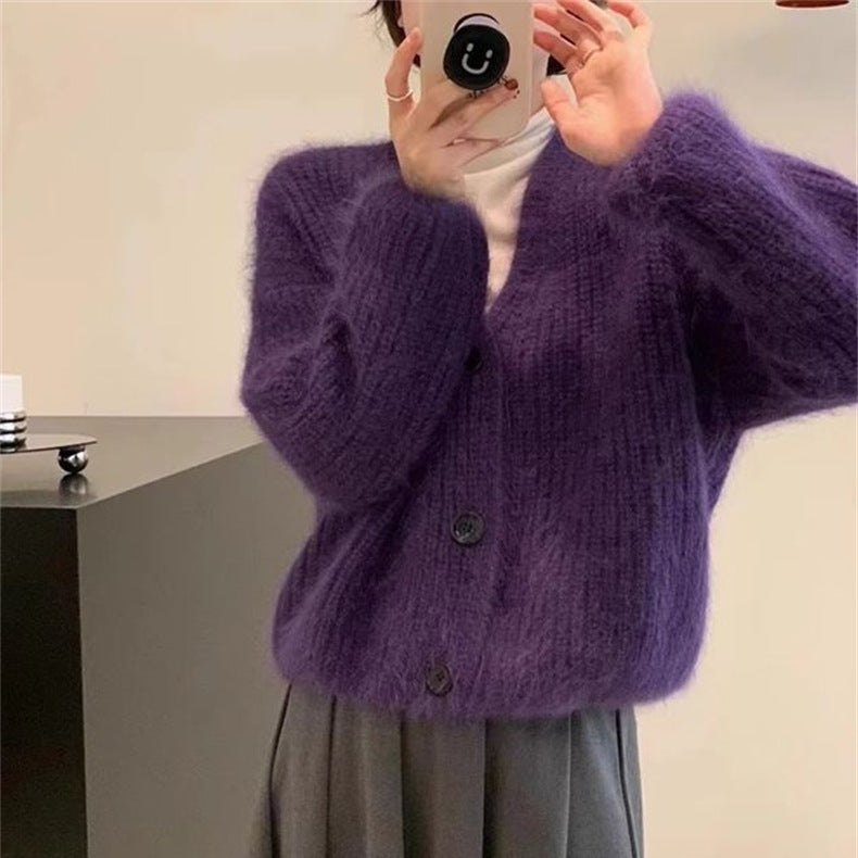 Kvinnors mysiga stickade cardigan med unikt mjukt material och praktisk knappstängning Mirla-Eva Jonsson