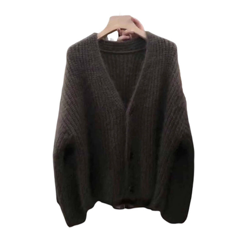 Kvinnors mysiga stickade cardigan med unikt mjukt material och praktisk knappstängning Mirla-Eva Jonsson