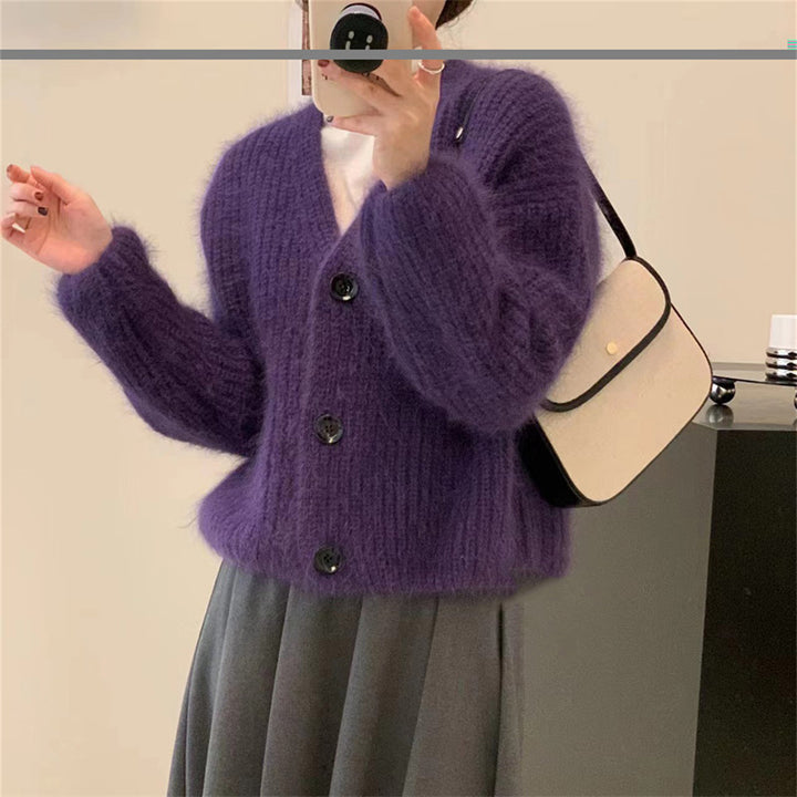 Kvinnors mysiga stickade cardigan med unikt mjukt material och praktisk knappstängning Mirla-Eva Jonsson