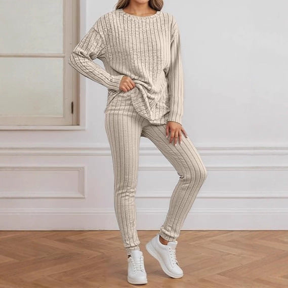 Kvinnors mysiga stickade ensemble med ribbad textur Mirla-Eva Jonsson