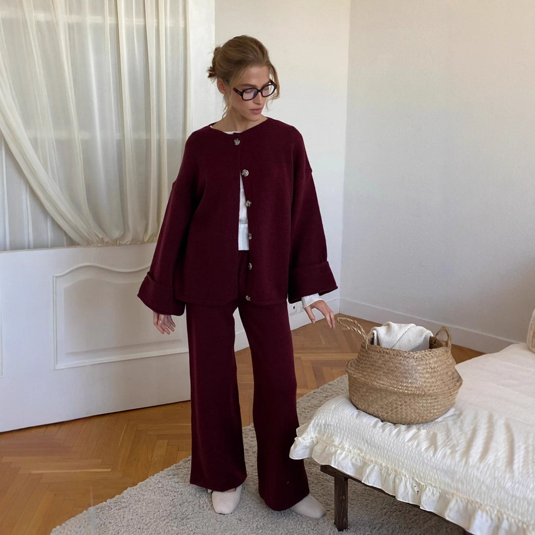 Kvinnors mysiga stickade lounge set med knapplist och lös passform Mirla-Eva Jonsson