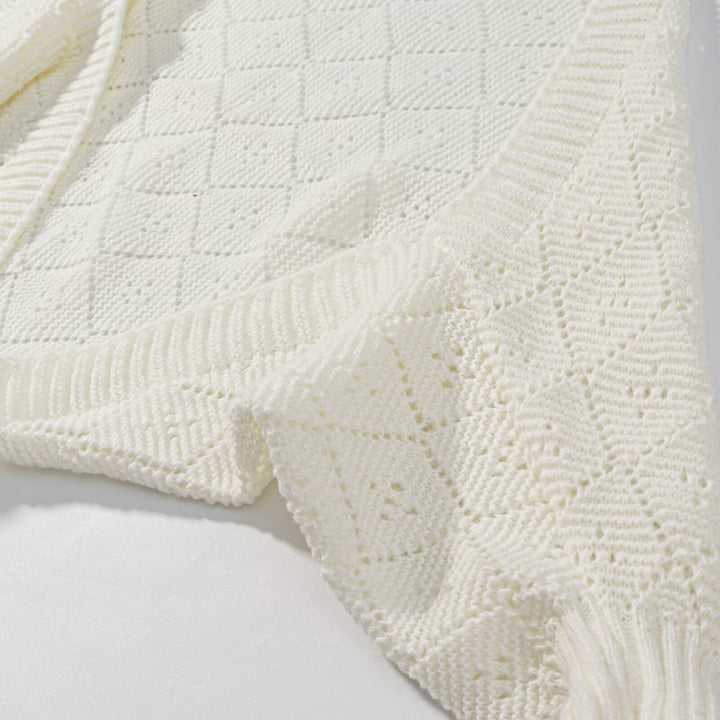 Kvinnors mysiga stickade pullover i modernt diamantmönster Mirla-Eva Jonsson