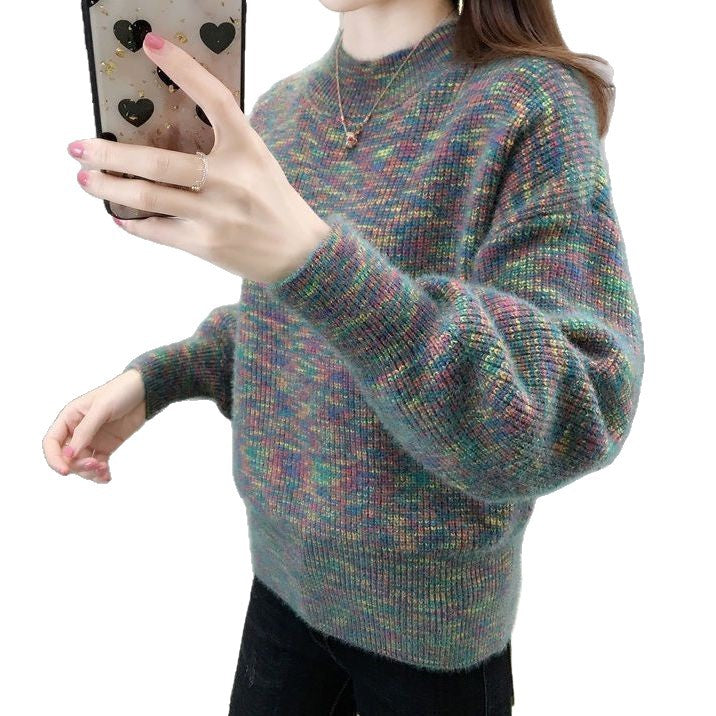 Kvinnors mysiga stickade tröja med färgglad gradient Mirla-Eva Jonsson