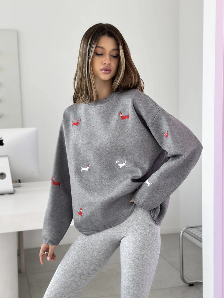Kvinnors mysiga sweatshirt med lekfullt djurmotiv Mirla-Eva Jonsson