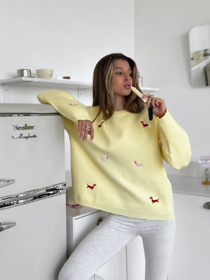 Kvinnors mysiga sweatshirt med lekfullt djurmotiv Mirla-Eva Jonsson