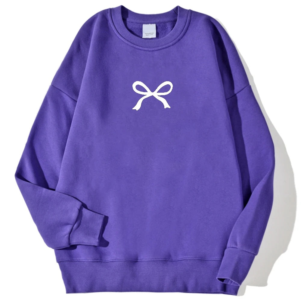 Kvinnors mysiga sweatshirt med modernt rosettmotiv Mirla-Eva Jonsson
