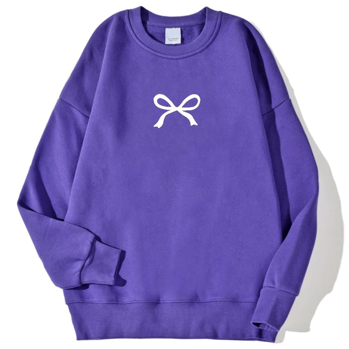 Kvinnors mysiga sweatshirt med modernt rosettmotiv Mirla-Eva Jonsson