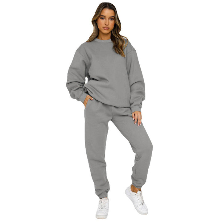 Kvinnors mysiga sweatsuit med oversized tröja och bekväma joggers Mirla-Eva Jonsson