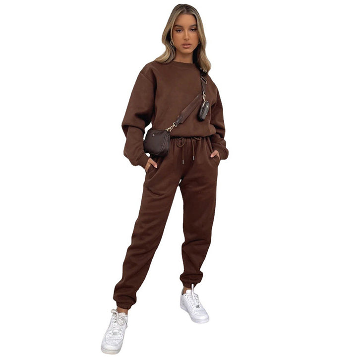 Kvinnors mysiga sweatsuit med oversized tröja och bekväma joggers Mirla-Eva Jonsson