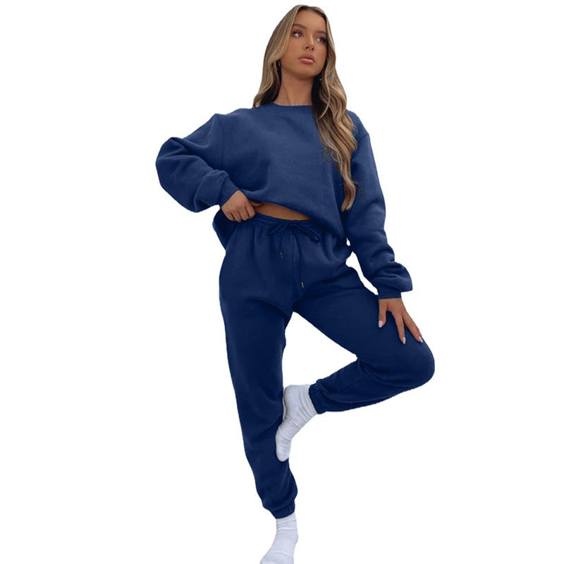 Kvinnors mysiga sweatsuit med oversized tröja och bekväma joggers Mirla-Eva Jonsson