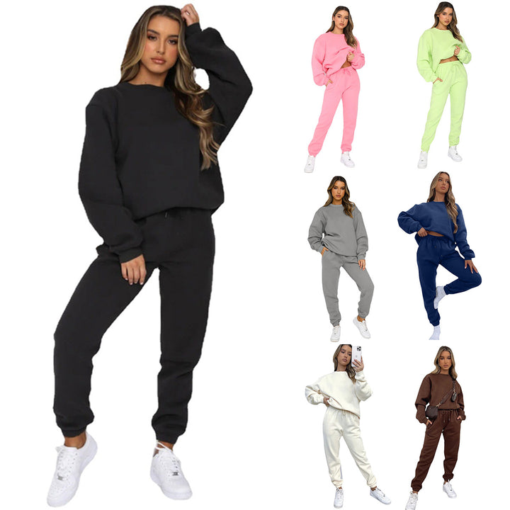 Kvinnors mysiga sweatsuit med oversized tröja och bekväma joggers Mirla-Eva Jonsson
