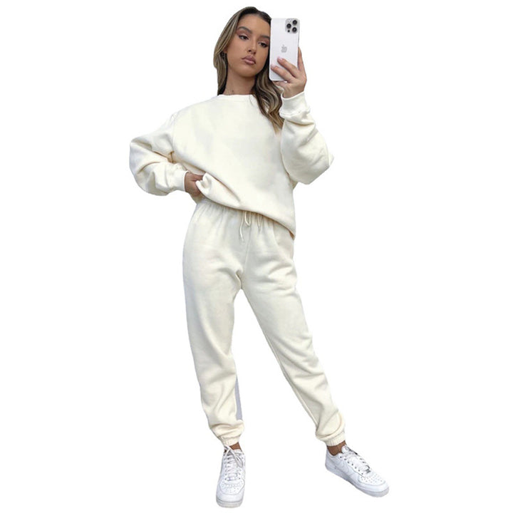 Kvinnors mysiga sweatsuit med oversized tröja och bekväma joggers Mirla-Eva Jonsson