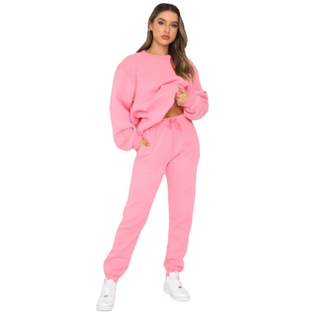 Kvinnors mysiga sweatsuit med oversized tröja och bekväma joggers Mirla-Eva Jonsson
