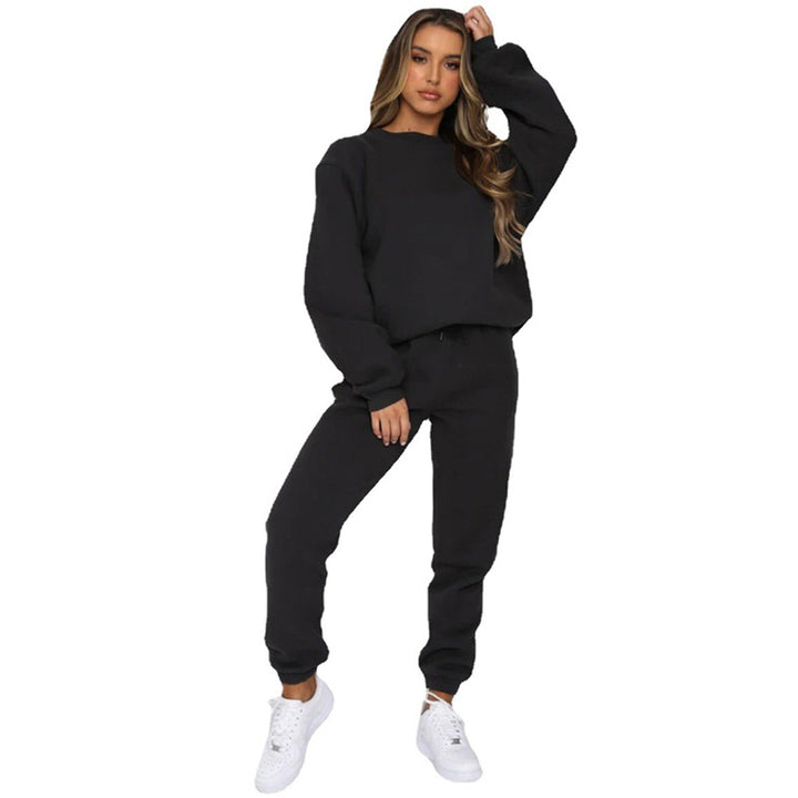 Kvinnors mysiga sweatsuit med oversized tröja och bekväma joggers Mirla-Eva Jonsson