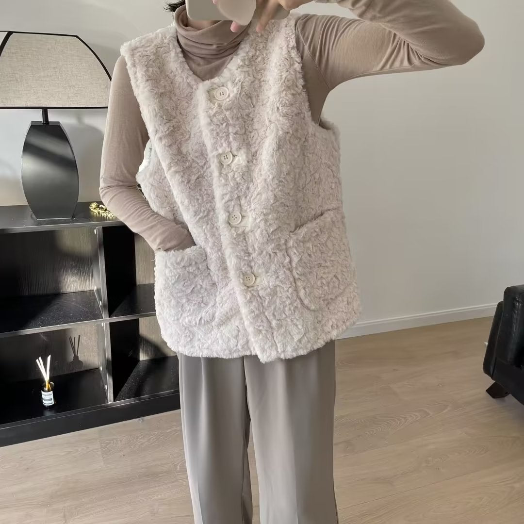 Kvinnors mysiga teddyväst med stora fickor Mirla-Eva Jonsson