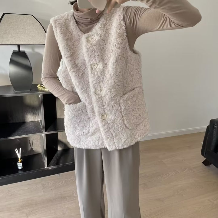 Kvinnors mysiga teddyväst med stora fickor Mirla-Eva Jonsson