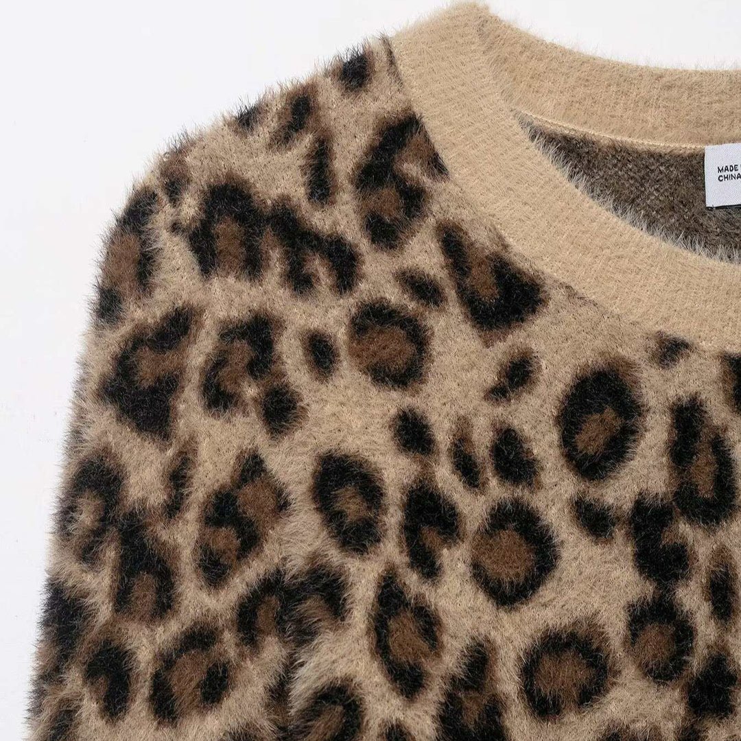 Kvinnors mysiga tröja i leopardlook Mirla-Eva Jonsson