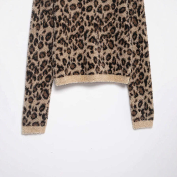 Kvinnors mysiga tröja i leopardlook Mirla-Eva Jonsson