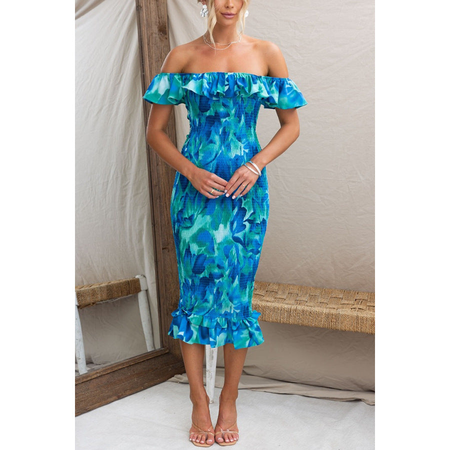 Kvinnors off-shoulder klänning med volanger och figurnära passform-Eva Jonsson