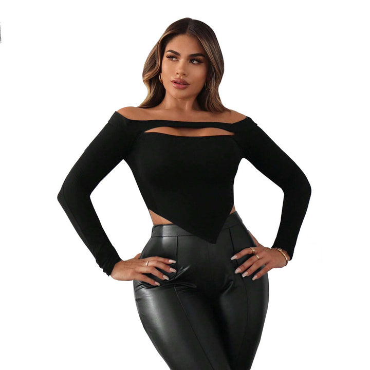 Kvinnors off-shoulder topp med kontrasterande skär detaljer och figurnära silhuett Mirla-Eva Jonsson