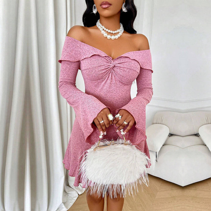 Kvinnors off-the-shoulder mini klänning med ruffle detaljer och breda ärmar Mirla-Eva Jonsson