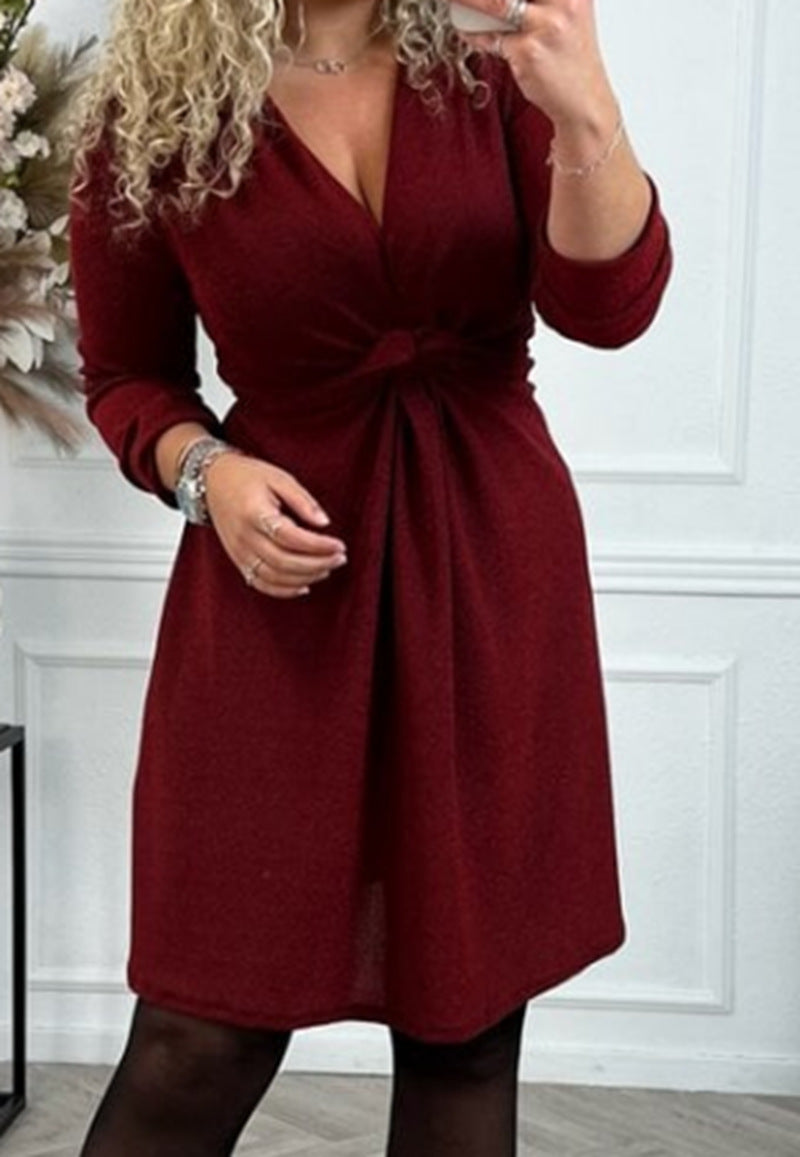Kvinnors omlottklänning med eleganta volangdetaljer och skräddarsydd passform Mirla-Eva Jonsson