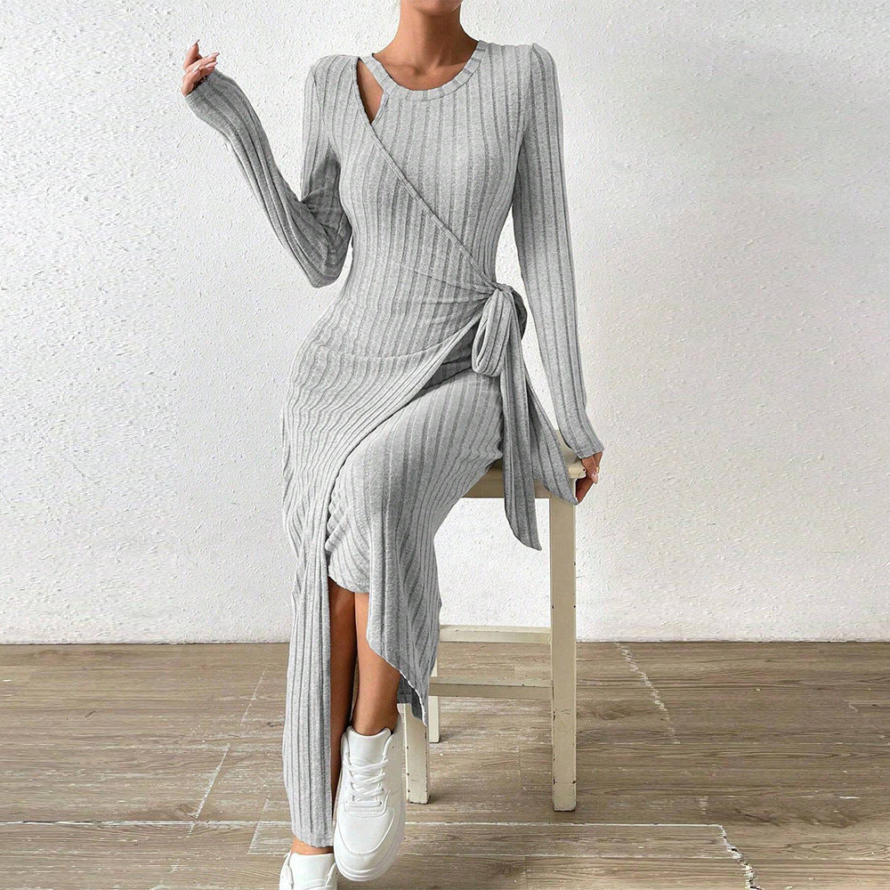 Kvinnors omslagsklänning med fina ribbstrukturer och elegant skrädderi Mirla-Eva Jonsson
