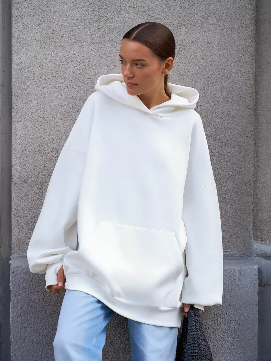 Kvinnors oversize hoodie med voluminösa ärmar och integrerad känguruficka Mirla-Eva Jonsson