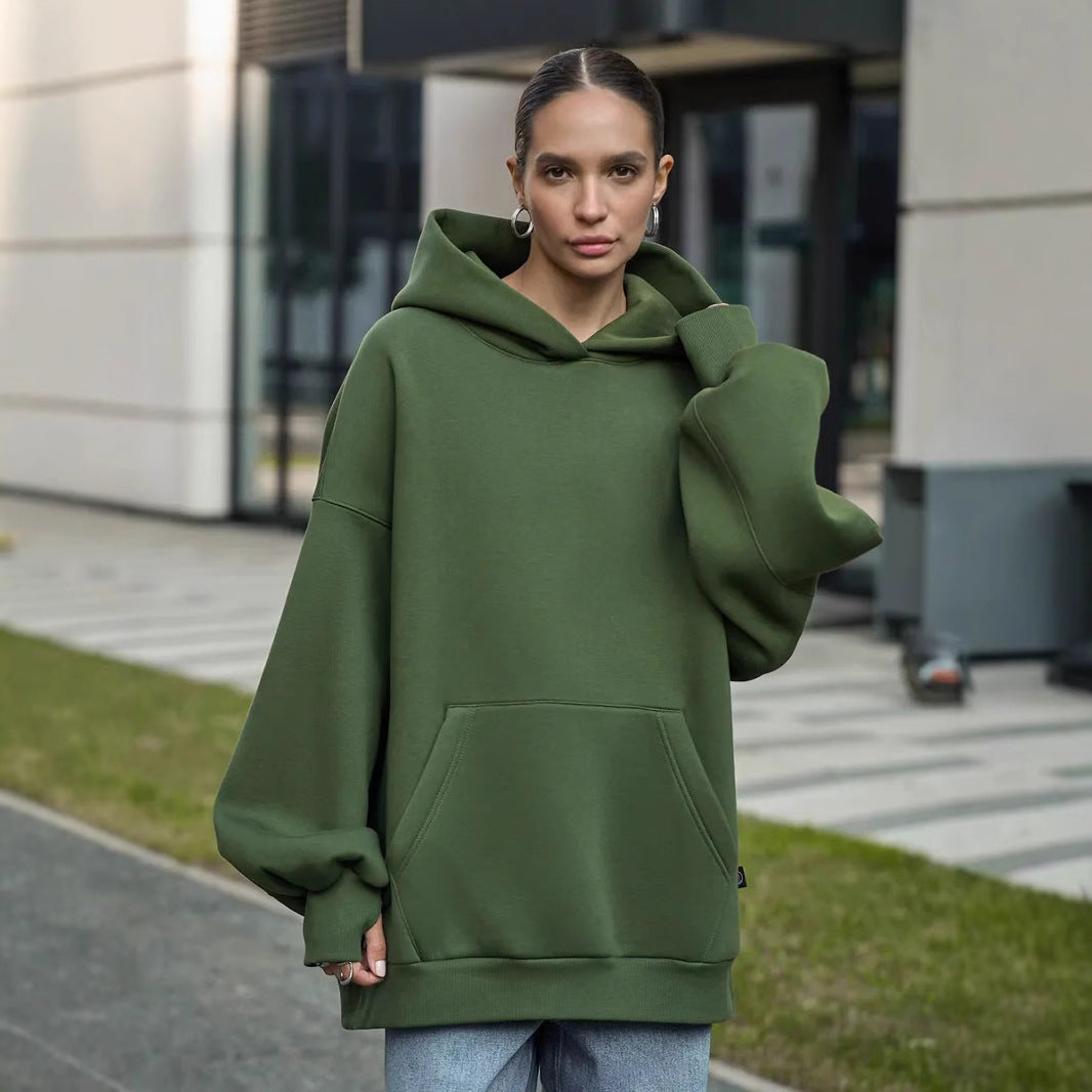 Kvinnors oversize hoodie med voluminösa ärmar och integrerad känguruficka Mirla-Eva Jonsson