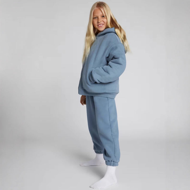 Kvinnors oversize hoodiejacka med praktisk dragkedja och avslappnad passform Mirla-Eva Jonsson