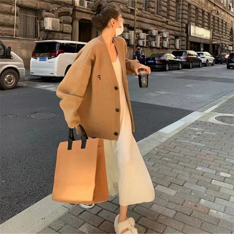 Kvinnors oversize stickad kavaj med trendig skärning och fint stickat mönster Mirla-Eva Jonsson