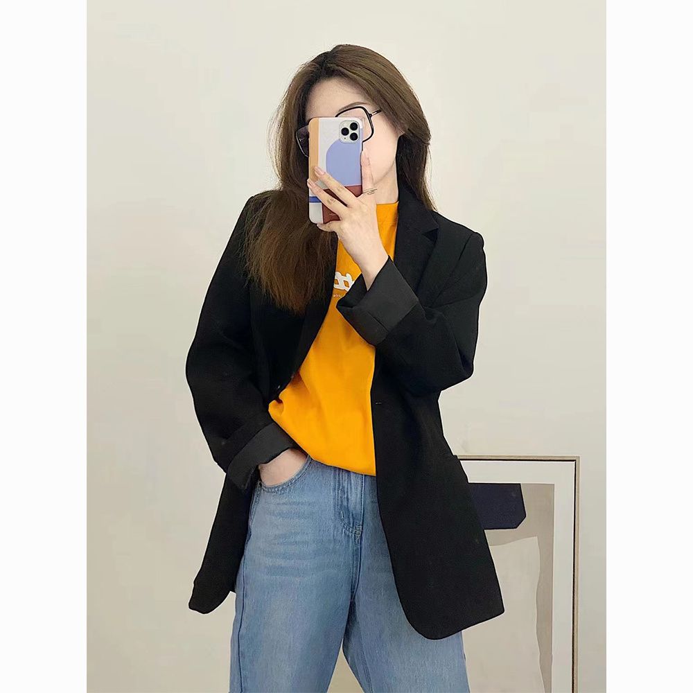 Kvinnors oversized blazer gjord av högkvalitativt material med fickor Mirla-Eva Jonsson