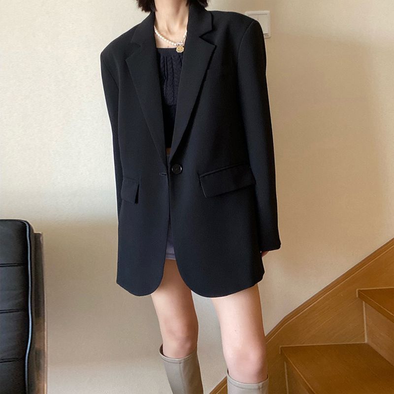 Kvinnors oversized blazer gjord av högkvalitativt material med fickor Mirla-Eva Jonsson