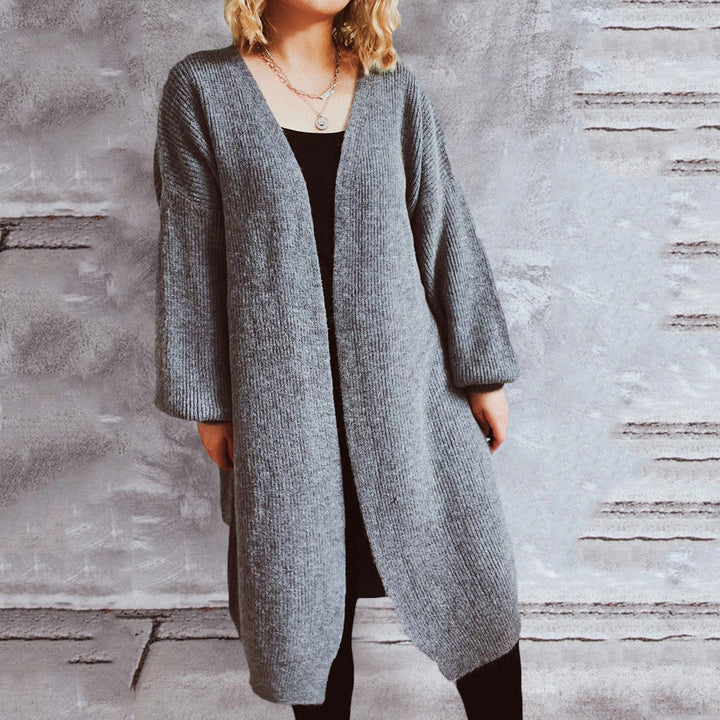 Kvinnors oversized cardigan med djup V-ringning och lös passform Mirla-Eva Jonsson