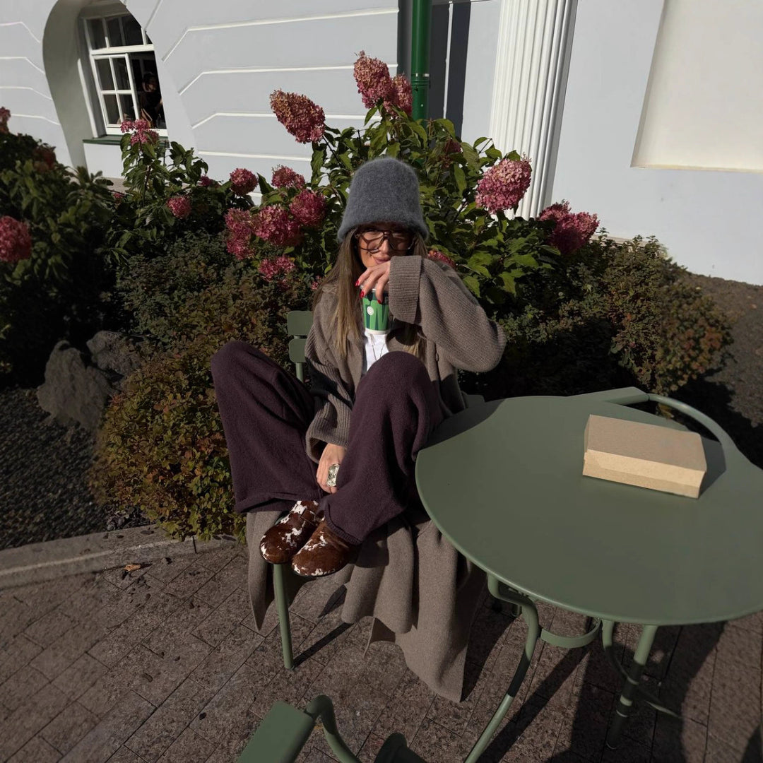 Kvinnors oversized cardigan med finstickad struktur och avslappnad passform Mirla-Eva Jonsson