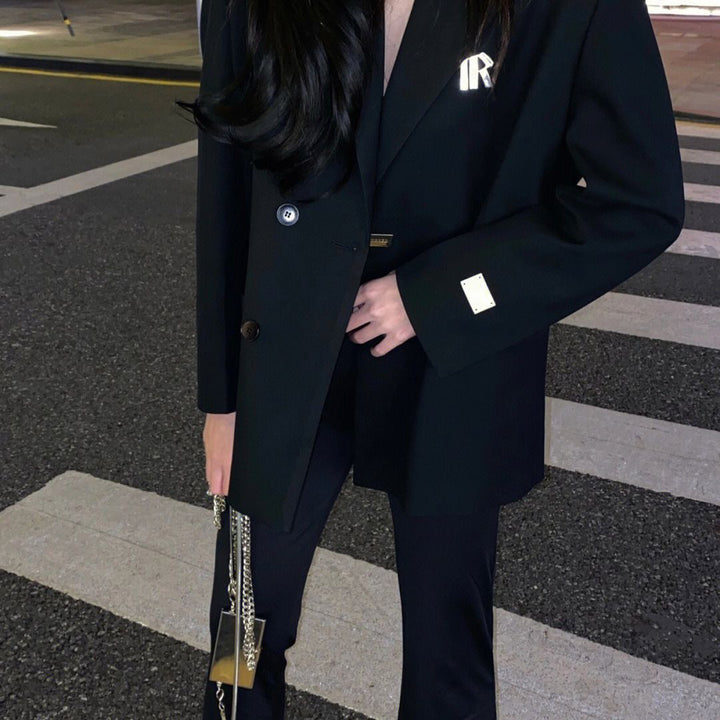Kvinnors oversized dubbelknäppt kavaj med moderna detaljer Mirla-Eva Jonsson