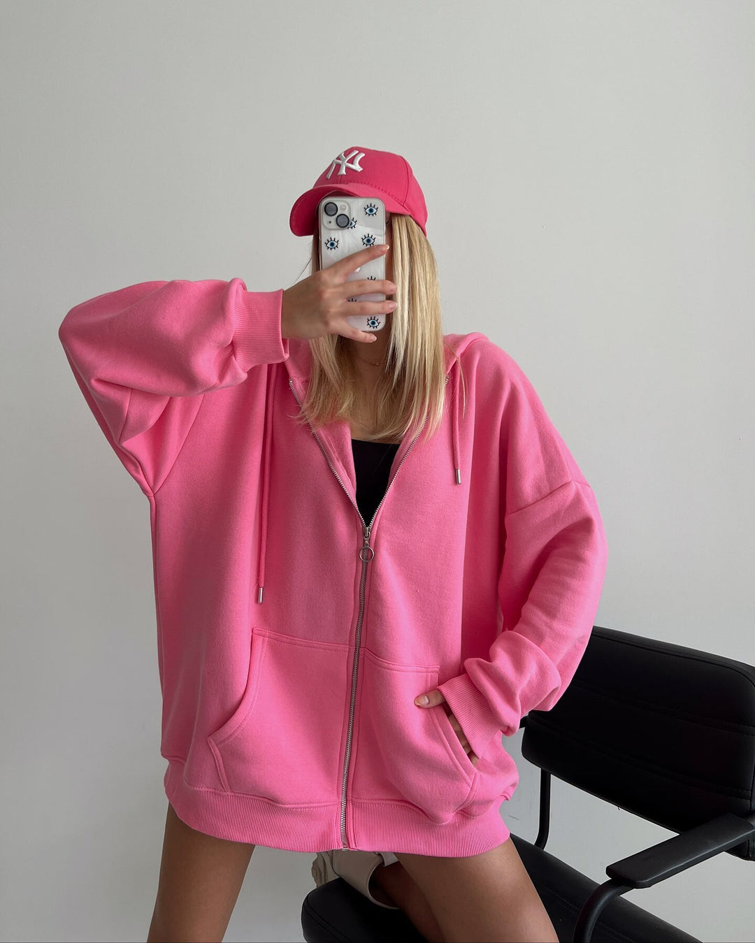 Kvinnors oversized hoodie jacka med full dragkedja och stora fickor Mirla-Eva Jonsson