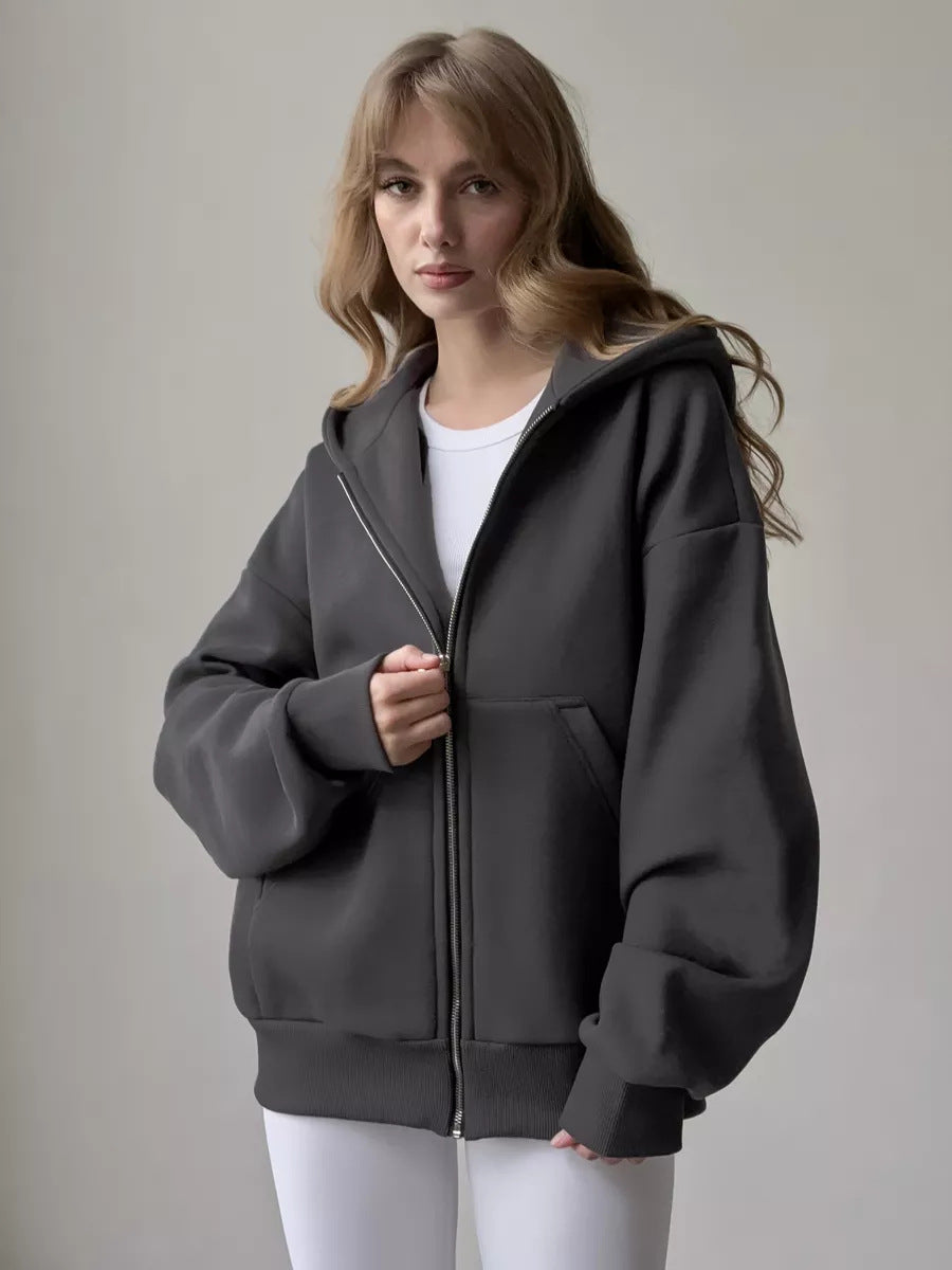 Kvinnors oversized hoodie med dragkedja och stora fickor Mirla-Eva Jonsson