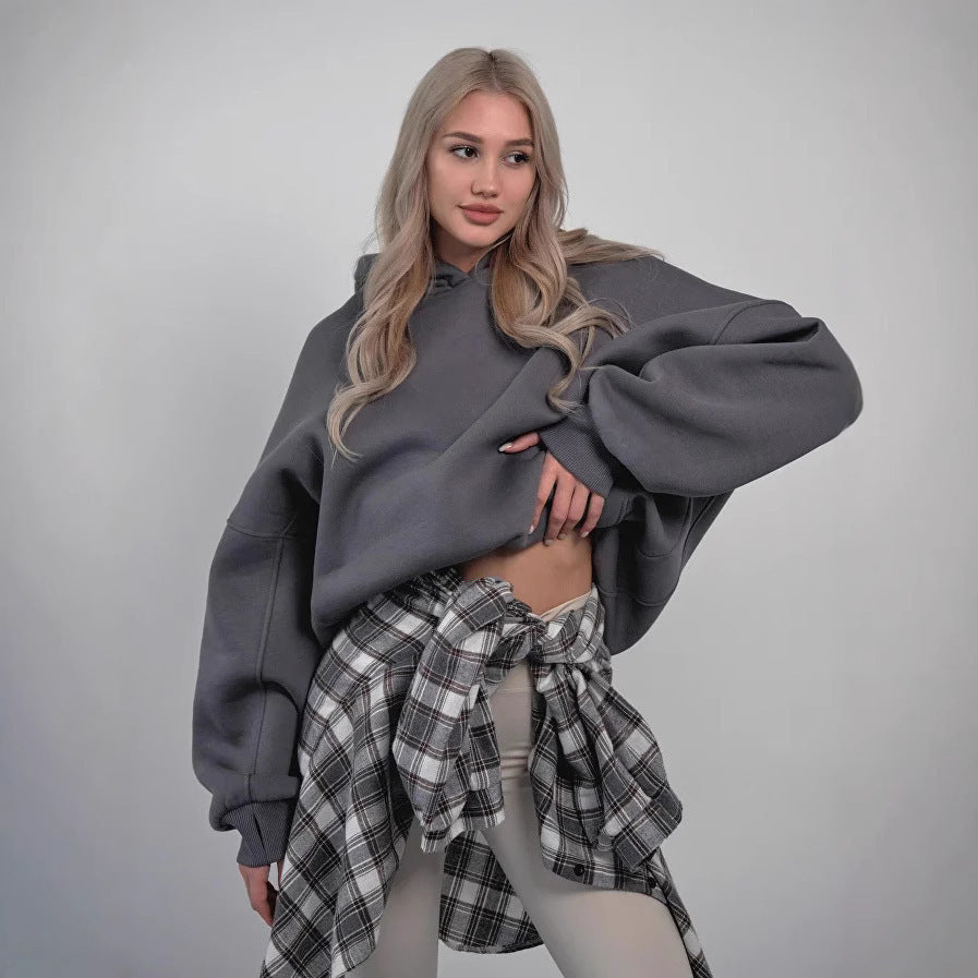Kvinnors oversized hoodie med drop shoulder skärning Mirla-Eva Jonsson
