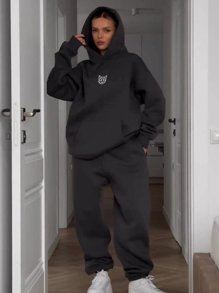 Kvinnors oversized hoodie med elastisk midja och bred skärning Mirla-Eva Jonsson