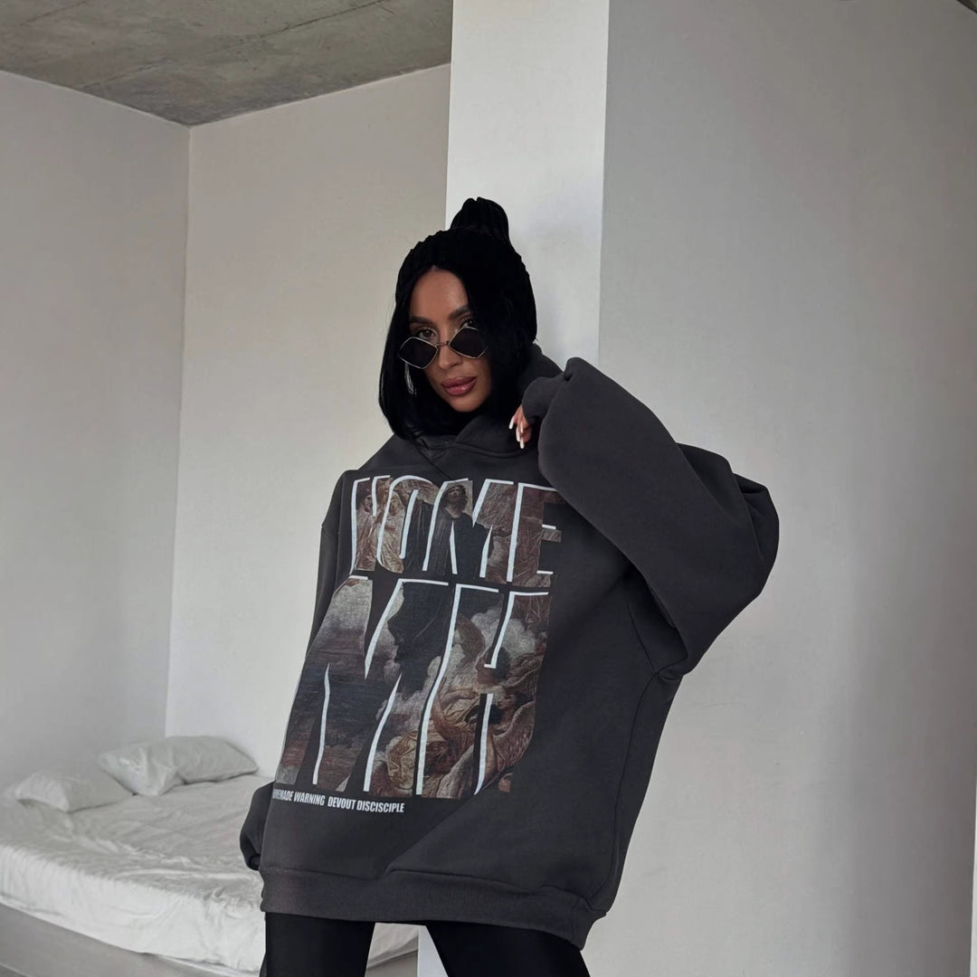 Kvinnors oversized hoodie med framträdande grafisk tryck Mirla-Eva Jonsson