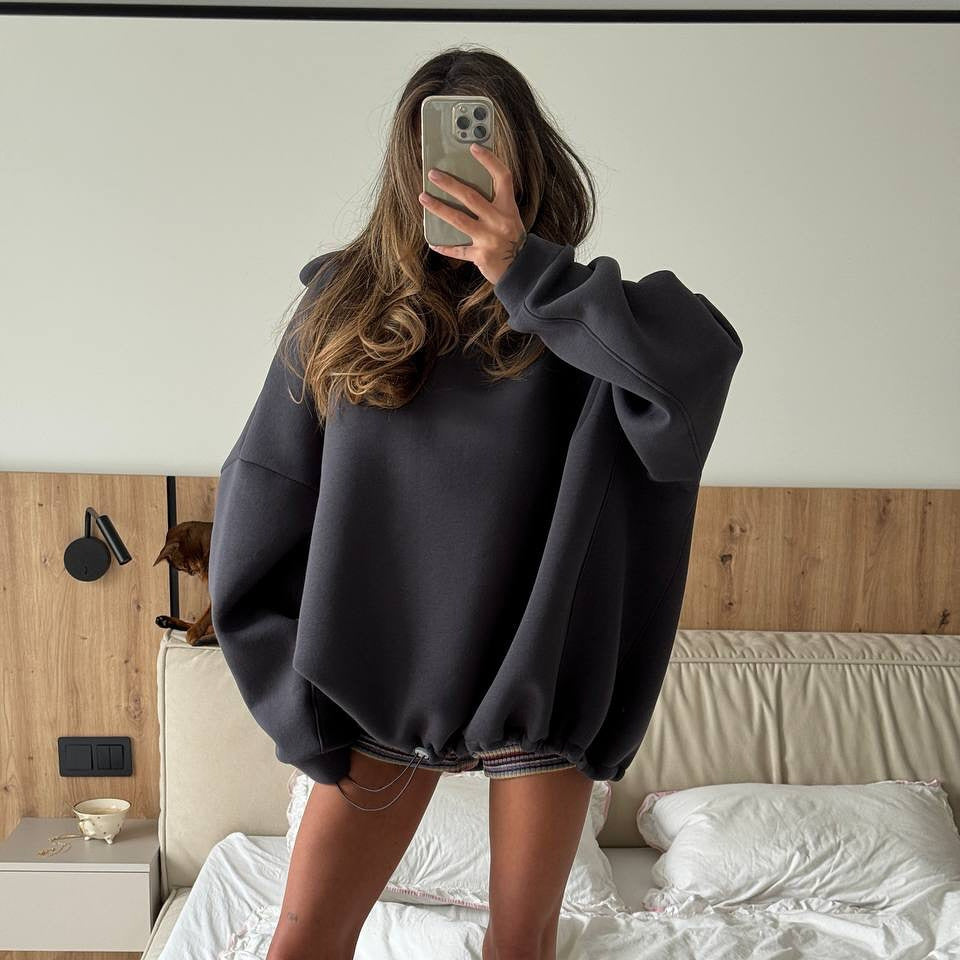 Kvinnors oversized hoodie med vida ärmar och ribbad nederkant Mirla-Eva Jonsson
