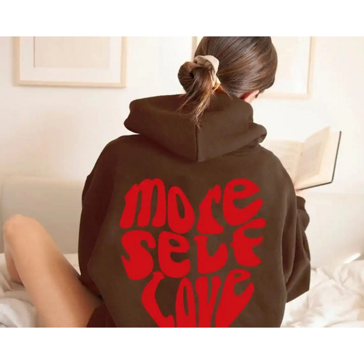 Kvinnors oversized huvtröja med kreativ hjärt-design Mirla-Eva Jonsson